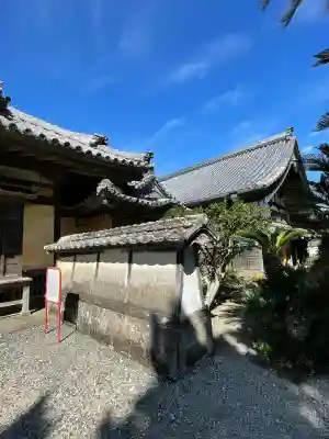 無量寺の{uncategorized: "未分類", other: "その他", undefined: "問題あり", building: "その他建物", grave: "お墓", sacred_gate: "鳥居", guardian: "狛犬", statue: "像", buddha: "仏像", history: "歴史", nature: "自然", garden: "庭園", animal: "動物", pagoda: "塔", temizu: "手水舎", mountain_gate: "山門・神門", sanctuary: "本殿・本堂", subordinate: "末社・摂社", art: "芸術", scenery: "景色", jizo: "地蔵", ema: "絵馬", goshuin: "御朱印", omikuji: "おみくじ", items: "授与品その他", amulet: "お守り", goshuincho: "御朱印帳", eats: "食事", festival: "お祭り", votive_dance: "神楽", shichigosan: "七五三参", wedding: "結婚式", experience: "体験その他", initially: "初詣", around: "周辺", anti_infection: "感染症対策"}