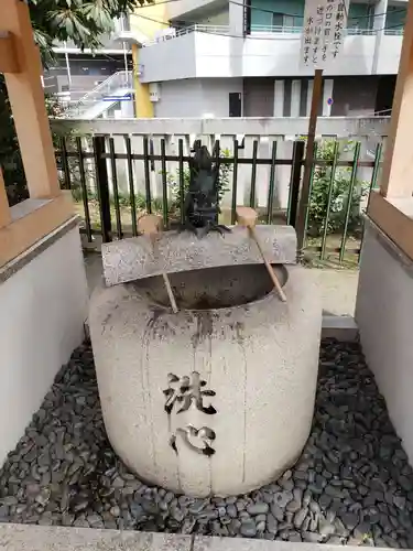 鶴見神社の手水舎