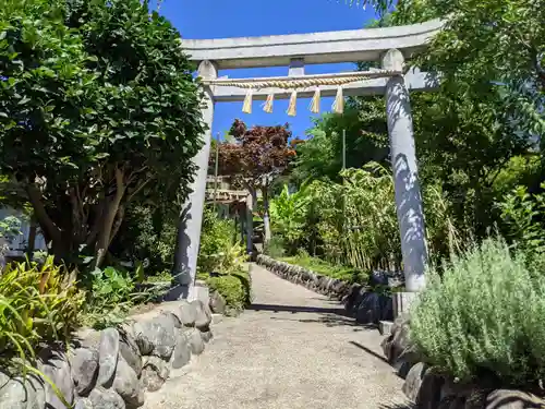 横浜御嶽神社の鳥居