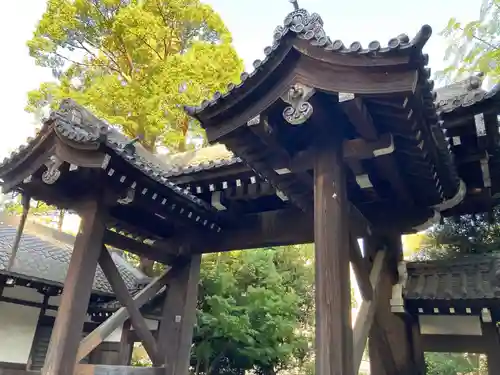 総持寺の山門