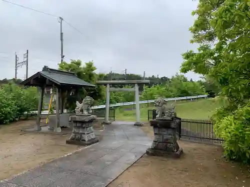 神明神社の狛犬