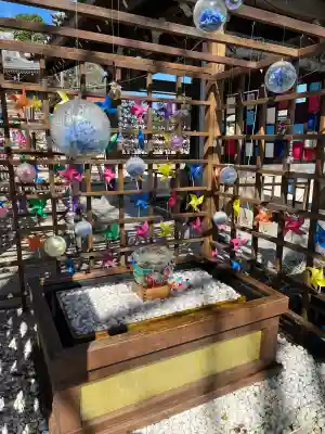 金井神社の{uncategorized: "未分類", other: "その他", undefined: "問題あり", building: "その他建物", grave: "お墓", sacred_gate: "鳥居", guardian: "狛犬", statue: "像", buddha: "仏像", history: "歴史", nature: "自然", garden: "庭園", animal: "動物", pagoda: "塔", temizu: "手水舎", mountain_gate: "山門・神門", sanctuary: "本殿・本堂", subordinate: "末社・摂社", art: "芸術", scenery: "景色", jizo: "地蔵", ema: "絵馬", goshuin: "御朱印", omikuji: "おみくじ", items: "授与品その他", amulet: "お守り", goshuincho: "御朱印帳", eats: "食事", festival: "お祭り", votive_dance: "神楽", shichigosan: "七五三参", wedding: "結婚式", experience: "体験その他", initially: "初詣", around: "周辺", anti_infection: "感染症対策"}