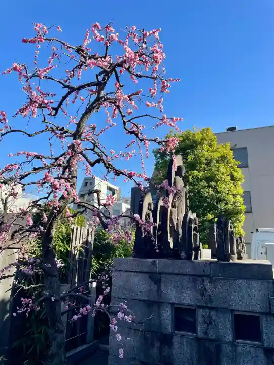 瑞泰寺の{uncategorized: "未分類", other: "その他", undefined: "問題あり", building: "その他建物", grave: "お墓", sacred_gate: "鳥居", guardian: "狛犬", statue: "像", buddha: "仏像", history: "歴史", nature: "自然", garden: "庭園", animal: "動物", pagoda: "塔", temizu: "手水舎", mountain_gate: "山門・神門", sanctuary: "本殿・本堂", subordinate: "末社・摂社", art: "芸術", scenery: "景色", jizo: "地蔵", ema: "絵馬", goshuin: "御朱印", omikuji: "おみくじ", items: "授与品その他", amulet: "お守り", goshuincho: "御朱印帳", eats: "食事", festival: "お祭り", votive_dance: "神楽", shichigosan: "七五三参", wedding: "結婚式", experience: "体験その他", initially: "初詣", around: "周辺", anti_infection: "感染症対策"}