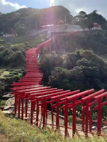 元乃隅神社の{uncategorized: "未分類", other: "その他", undefined: "問題あり", building: "その他建物", grave: "お墓", sacred_gate: "鳥居", guardian: "狛犬", statue: "像", buddha: "仏像", history: "歴史", nature: "自然", garden: "庭園", animal: "動物", pagoda: "塔", temizu: "手水舎", mountain_gate: "山門・神門", sanctuary: "本殿・本堂", subordinate: "末社・摂社", art: "芸術", scenery: "景色", jizo: "地蔵", ema: "絵馬", goshuin: "御朱印", omikuji: "おみくじ", items: "授与品その他", amulet: "お守り", goshuincho: "御朱印帳", eats: "食事", festival: "お祭り", votive_dance: "神楽", shichigosan: "七五三参", wedding: "結婚式", experience: "体験その他", initially: "初詣", around: "周辺", anti_infection: "感染症対策"}