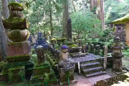 高野山金剛峯寺奥の院のお墓