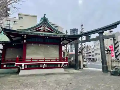 河原町稲荷神社の{uncategorized: "未分類", other: "その他", undefined: "問題あり", building: "その他建物", grave: "お墓", sacred_gate: "鳥居", guardian: "狛犬", statue: "像", buddha: "仏像", history: "歴史", nature: "自然", garden: "庭園", animal: "動物", pagoda: "塔", temizu: "手水舎", mountain_gate: "山門・神門", sanctuary: "本殿・本堂", subordinate: "末社・摂社", art: "芸術", scenery: "景色", jizo: "地蔵", ema: "絵馬", goshuin: "御朱印", omikuji: "おみくじ", items: "授与品その他", amulet: "お守り", goshuincho: "御朱印帳", eats: "食事", festival: "お祭り", votive_dance: "神楽", shichigosan: "七五三参", wedding: "結婚式", experience: "体験その他", initially: "初詣", around: "周辺", anti_infection: "感染症対策"}