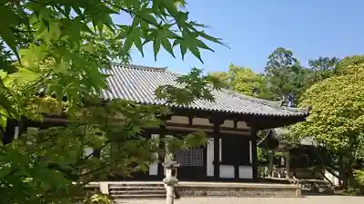 秋篠寺の本殿・本堂