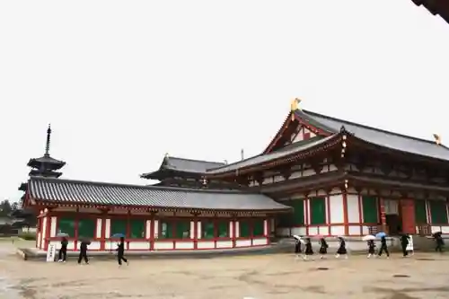 薬師寺の本殿・本堂