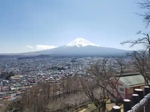 新倉富士浅間神社の景色