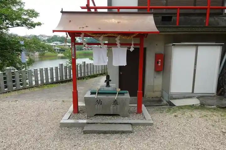 あやめ池神社の手水舎