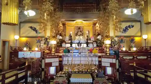 成田山札幌別院新栄寺の本殿・本堂