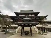 萬満寺の{uncategorized: "未分類", other: "その他", undefined: "問題あり", building: "その他建物", grave: "お墓", sacred_gate: "鳥居", guardian: "狛犬", statue: "像", buddha: "仏像", history: "歴史", nature: "自然", garden: "庭園", animal: "動物", pagoda: "塔", temizu: "手水舎", mountain_gate: "山門・神門", sanctuary: "本殿・本堂", subordinate: "末社・摂社", art: "芸術", scenery: "景色", jizo: "地蔵", ema: "絵馬", goshuin: "御朱印", omikuji: "おみくじ", items: "授与品その他", amulet: "お守り", goshuincho: "御朱印帳", eats: "食事", festival: "お祭り", votive_dance: "神楽", shichigosan: "七五三参", wedding: "結婚式", experience: "体験その他", initially: "初詣", around: "周辺", anti_infection: "感染症対策"}