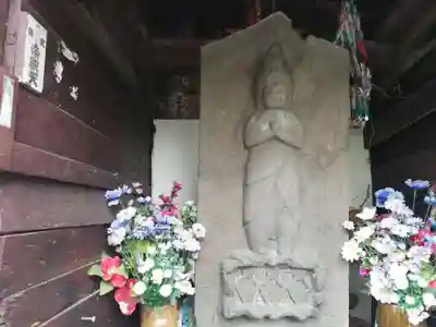 庚申塔（久が原）の仏像