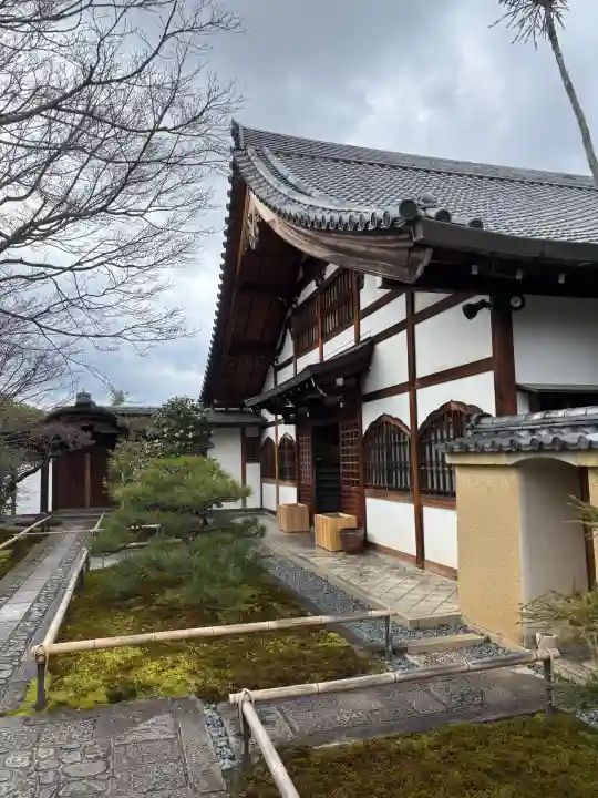 興臨院の{uncategorized: "未分類", other: "その他", undefined: "問題あり", building: "その他建物", grave: "お墓", sacred_gate: "鳥居", guardian: "狛犬", statue: "像", buddha: "仏像", history: "歴史", nature: "自然", garden: "庭園", animal: "動物", pagoda: "塔", temizu: "手水舎", mountain_gate: "山門・神門", sanctuary: "本殿・本堂", subordinate: "末社・摂社", art: "芸術", scenery: "景色", jizo: "地蔵", ema: "絵馬", goshuin: "御朱印", omikuji: "おみくじ", items: "授与品その他", amulet: "お守り", goshuincho: "御朱印帳", eats: "食事", festival: "お祭り", votive_dance: "神楽", shichigosan: "七五三参", wedding: "結婚式", experience: "体験その他", initially: "初詣", around: "周辺", anti_infection: "感染症対策"}