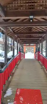榊山稲荷神社の{uncategorized: "未分類", other: "その他", undefined: "問題あり", building: "その他建物", grave: "お墓", sacred_gate: "鳥居", guardian: "狛犬", statue: "像", buddha: "仏像", history: "歴史", nature: "自然", garden: "庭園", animal: "動物", pagoda: "塔", temizu: "手水舎", mountain_gate: "山門・神門", sanctuary: "本殿・本堂", subordinate: "末社・摂社", art: "芸術", scenery: "景色", jizo: "地蔵", ema: "絵馬", goshuin: "御朱印", omikuji: "おみくじ", items: "授与品その他", amulet: "お守り", goshuincho: "御朱印帳", eats: "食事", festival: "お祭り", votive_dance: "神楽", shichigosan: "七五三参", wedding: "結婚式", experience: "体験その他", initially: "初詣", around: "周辺", anti_infection: "感染症対策"}