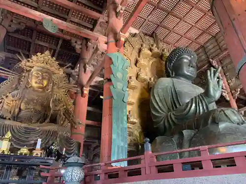 東大寺の本殿