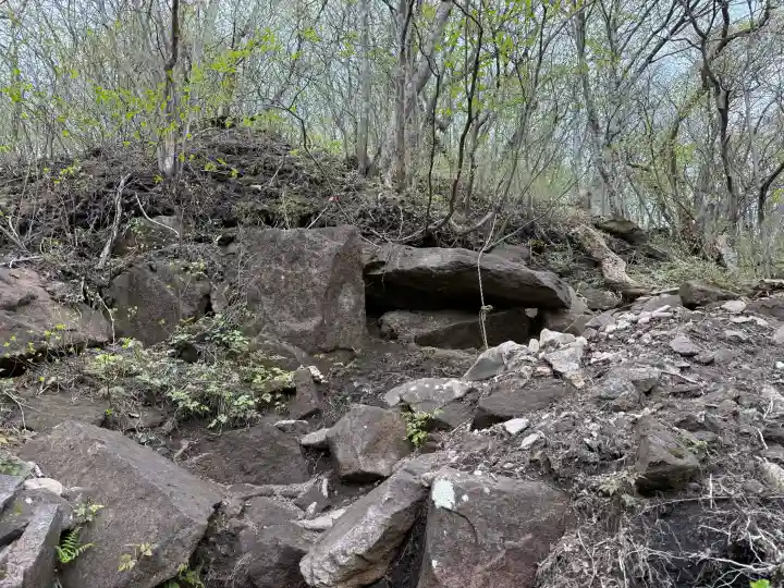 榛名富士山神社の{uncategorized: "未分類", other: "その他", undefined: "問題あり", building: "その他建物", grave: "お墓", sacred_gate: "鳥居", guardian: "狛犬", statue: "像", buddha: "仏像", history: "歴史", nature: "自然", garden: "庭園", animal: "動物", pagoda: "塔", temizu: "手水舎", mountain_gate: "山門・神門", sanctuary: "本殿・本堂", subordinate: "末社・摂社", art: "芸術", scenery: "景色", jizo: "地蔵", ema: "絵馬", goshuin: "御朱印", omikuji: "おみくじ", items: "授与品その他", amulet: "お守り", goshuincho: "御朱印帳", eats: "食事", festival: "お祭り", votive_dance: "神楽", shichigosan: "七五三参", wedding: "結婚式", experience: "体験その他", initially: "初詣", around: "周辺", anti_infection: "感染症対策"}