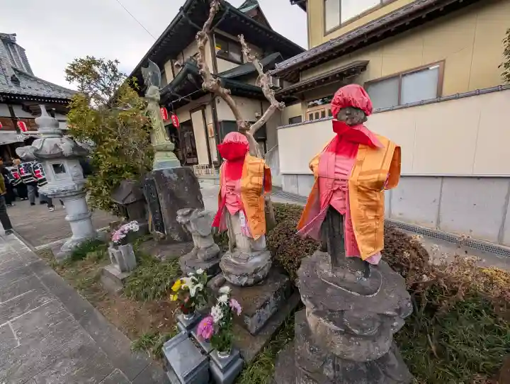 阿弥陀寺の{uncategorized: "未分類", other: "その他", undefined: "問題あり", building: "その他建物", grave: "お墓", sacred_gate: "鳥居", guardian: "狛犬", statue: "像", buddha: "仏像", history: "歴史", nature: "自然", garden: "庭園", animal: "動物", pagoda: "塔", temizu: "手水舎", mountain_gate: "山門・神門", sanctuary: "本殿・本堂", subordinate: "末社・摂社", art: "芸術", scenery: "景色", jizo: "地蔵", ema: "絵馬", goshuin: "御朱印", omikuji: "おみくじ", items: "授与品その他", amulet: "お守り", goshuincho: "御朱印帳", eats: "食事", festival: "お祭り", votive_dance: "神楽", shichigosan: "七五三参", wedding: "結婚式", experience: "体験その他", initially: "初詣", around: "周辺", anti_infection: "感染症対策"}