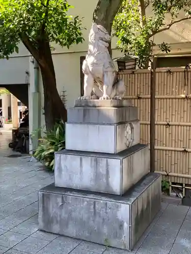 鳥越神社の狛犬