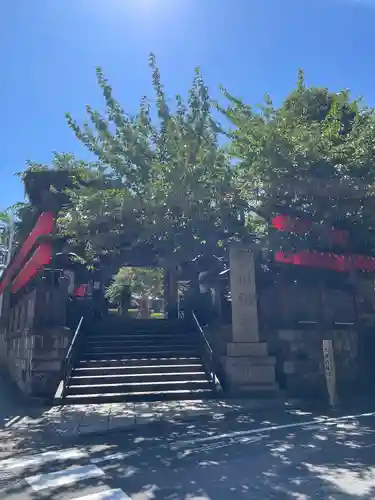 豊川稲荷東京別院の山門・神門