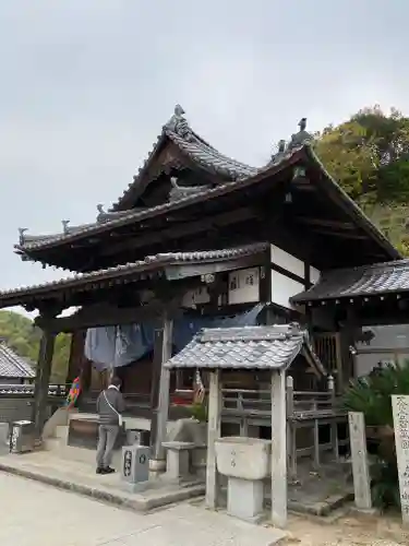 泰山寺の本殿