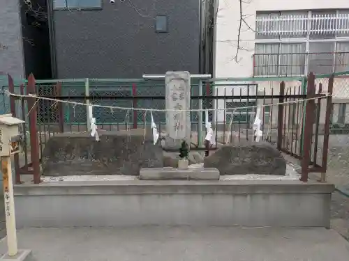 久保神社の{uncategorized: "未分類", other: "その他", undefined: "問題あり", building: "その他建物", grave: "お墓", sacred_gate: "鳥居", guardian: "狛犬", statue: "像", buddha: "仏像", history: "歴史", nature: "自然", garden: "庭園", animal: "動物", pagoda: "塔", temizu: "手水舎", mountain_gate: "山門・神門", sanctuary: "本殿・本堂", subordinate: "末社・摂社", art: "芸術", scenery: "景色", jizo: "地蔵", ema: "絵馬", goshuin: "御朱印", omikuji: "おみくじ", items: "授与品その他", amulet: "お守り", goshuincho: "御朱印帳", eats: "食事", festival: "お祭り", votive_dance: "神楽", shichigosan: "七五三参", wedding: "結婚式", experience: "体験その他", initially: "初詣", around: "周辺", anti_infection: "感染症対策"}