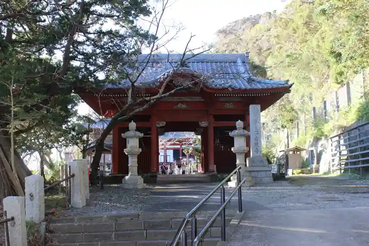 那古寺の山門・神門