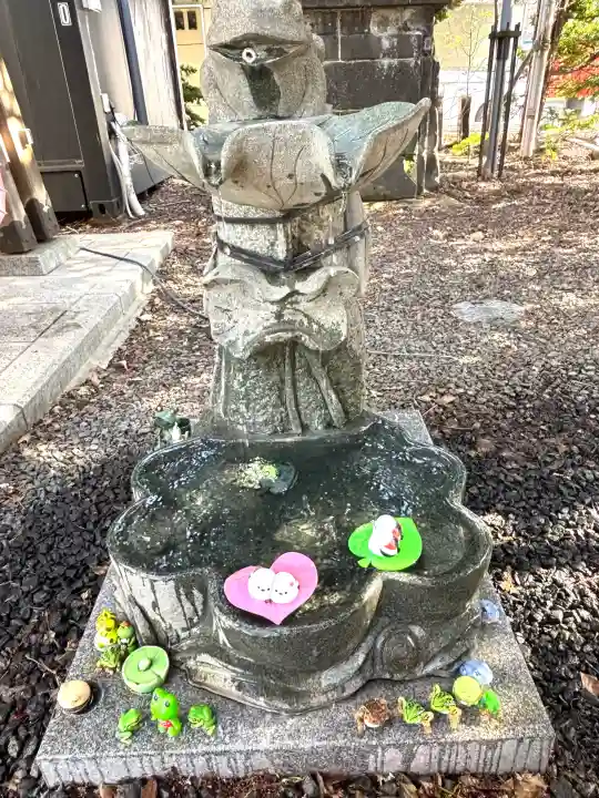 札幌諏訪神社の{uncategorized: "未分類", other: "その他", undefined: "問題あり", building: "その他建物", grave: "お墓", sacred_gate: "鳥居", guardian: "狛犬", statue: "像", buddha: "仏像", history: "歴史", nature: "自然", garden: "庭園", animal: "動物", pagoda: "塔", temizu: "手水舎", mountain_gate: "山門・神門", sanctuary: "本殿・本堂", subordinate: "末社・摂社", art: "芸術", scenery: "景色", jizo: "地蔵", ema: "絵馬", goshuin: "御朱印", omikuji: "おみくじ", items: "授与品その他", amulet: "お守り", goshuincho: "御朱印帳", eats: "食事", festival: "お祭り", votive_dance: "神楽", shichigosan: "七五三参", wedding: "結婚式", experience: "体験その他", initially: "初詣", around: "周辺", anti_infection: "感染症対策"}