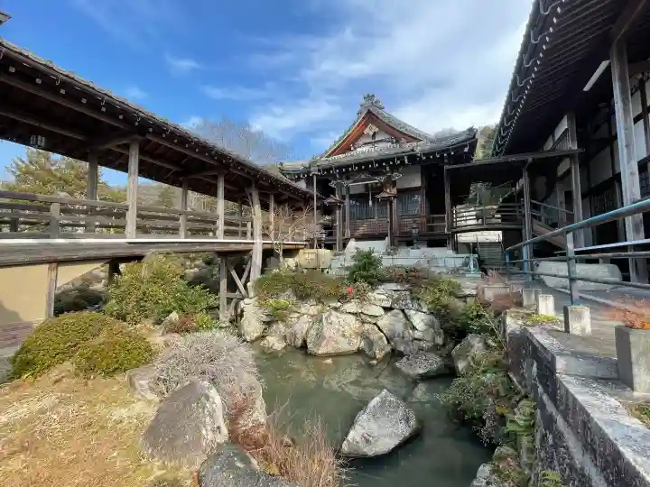妙感寺の{uncategorized: "未分類", other: "その他", undefined: "問題あり", building: "その他建物", grave: "お墓", sacred_gate: "鳥居", guardian: "狛犬", statue: "像", buddha: "仏像", history: "歴史", nature: "自然", garden: "庭園", animal: "動物", pagoda: "塔", temizu: "手水舎", mountain_gate: "山門・神門", sanctuary: "本殿・本堂", subordinate: "末社・摂社", art: "芸術", scenery: "景色", jizo: "地蔵", ema: "絵馬", goshuin: "御朱印", omikuji: "おみくじ", items: "授与品その他", amulet: "お守り", goshuincho: "御朱印帳", eats: "食事", festival: "お祭り", votive_dance: "神楽", shichigosan: "七五三参", wedding: "結婚式", experience: "体験その他", initially: "初詣", around: "周辺", anti_infection: "感染症対策"}