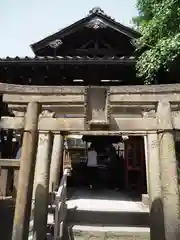 被官稲荷神社の鳥居