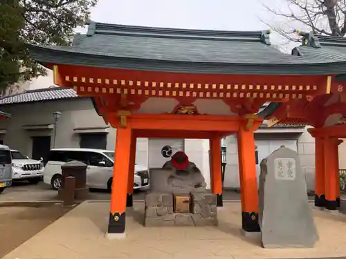 穴八幡宮の像