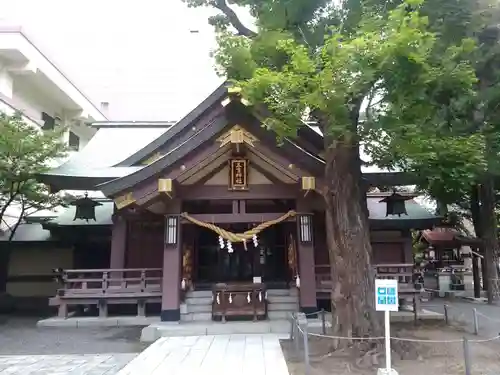 三吉神社の本殿