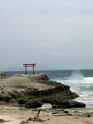 伊古奈比咩命神社の{uncategorized: "未分類", other: "その他", undefined: "問題あり", building: "その他建物", grave: "お墓", sacred_gate: "鳥居", guardian: "狛犬", statue: "像", buddha: "仏像", history: "歴史", nature: "自然", garden: "庭園", animal: "動物", pagoda: "塔", temizu: "手水舎", mountain_gate: "山門・神門", sanctuary: "本殿・本堂", subordinate: "末社・摂社", art: "芸術", scenery: "景色", jizo: "地蔵", ema: "絵馬", goshuin: "御朱印", omikuji: "おみくじ", items: "授与品その他", amulet: "お守り", goshuincho: "御朱印帳", eats: "食事", festival: "お祭り", votive_dance: "神楽", shichigosan: "七五三参", wedding: "結婚式", experience: "体験その他", initially: "初詣", around: "周辺", anti_infection: "感染症対策"}