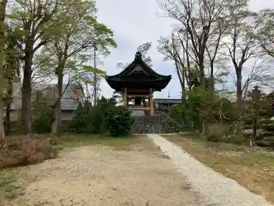 光徳寺の{uncategorized: "未分類", other: "その他", undefined: "問題あり", building: "その他建物", grave: "お墓", sacred_gate: "鳥居", guardian: "狛犬", statue: "像", buddha: "仏像", history: "歴史", nature: "自然", garden: "庭園", animal: "動物", pagoda: "塔", temizu: "手水舎", mountain_gate: "山門・神門", sanctuary: "本殿・本堂", subordinate: "末社・摂社", art: "芸術", scenery: "景色", jizo: "地蔵", ema: "絵馬", goshuin: "御朱印", omikuji: "おみくじ", items: "授与品その他", amulet: "お守り", goshuincho: "御朱印帳", eats: "食事", festival: "お祭り", votive_dance: "神楽", shichigosan: "七五三参", wedding: "結婚式", experience: "体験その他", initially: "初詣", around: "周辺", anti_infection: "感染症対策"}