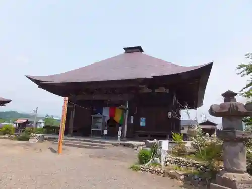 龍石寺の本殿・本堂