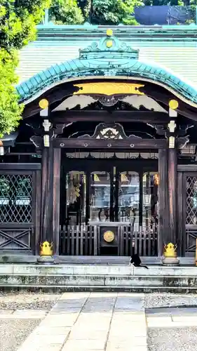 白金氷川神社の本殿