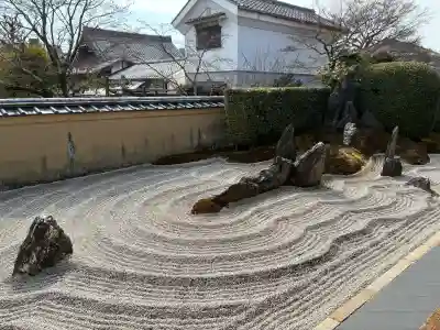 瑞峯院の{uncategorized: "未分類", other: "その他", undefined: "問題あり", building: "その他建物", grave: "お墓", sacred_gate: "鳥居", guardian: "狛犬", statue: "像", buddha: "仏像", history: "歴史", nature: "自然", garden: "庭園", animal: "動物", pagoda: "塔", temizu: "手水舎", mountain_gate: "山門・神門", sanctuary: "本殿・本堂", subordinate: "末社・摂社", art: "芸術", scenery: "景色", jizo: "地蔵", ema: "絵馬", goshuin: "御朱印", omikuji: "おみくじ", items: "授与品その他", amulet: "お守り", goshuincho: "御朱印帳", eats: "食事", festival: "お祭り", votive_dance: "神楽", shichigosan: "七五三参", wedding: "結婚式", experience: "体験その他", initially: "初詣", around: "周辺", anti_infection: "感染症対策"}