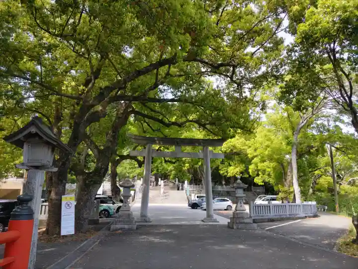 大麻比古神社の{uncategorized: "未分類", other: "その他", undefined: "問題あり", building: "その他建物", grave: "お墓", sacred_gate: "鳥居", guardian: "狛犬", statue: "像", buddha: "仏像", history: "歴史", nature: "自然", garden: "庭園", animal: "動物", pagoda: "塔", temizu: "手水舎", mountain_gate: "山門・神門", sanctuary: "本殿・本堂", subordinate: "末社・摂社", art: "芸術", scenery: "景色", jizo: "地蔵", ema: "絵馬", goshuin: "御朱印", omikuji: "おみくじ", items: "授与品その他", amulet: "お守り", goshuincho: "御朱印帳", eats: "食事", festival: "お祭り", votive_dance: "神楽", shichigosan: "七五三参", wedding: "結婚式", experience: "体験その他", initially: "初詣", around: "周辺", anti_infection: "感染症対策"}