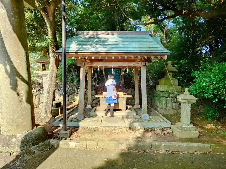 八幡神社(五島市)の手水舎