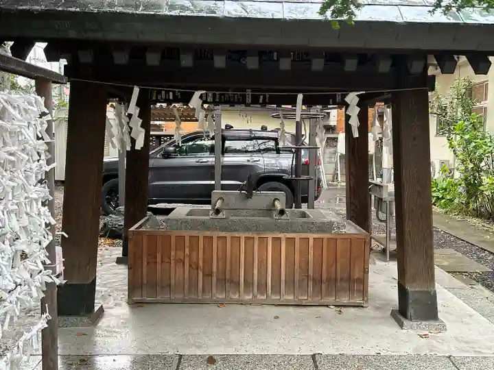 三吉神社の手水舎