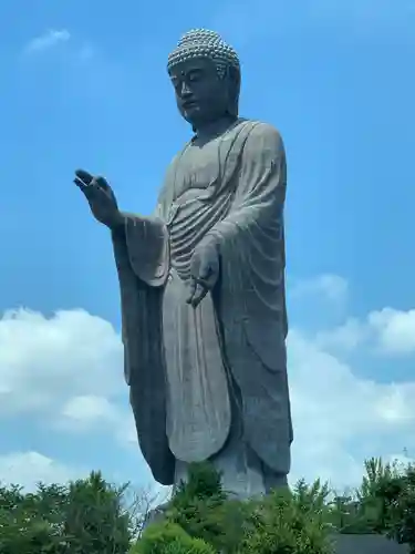 東本願寺本廟 牛久浄苑（牛久大仏）の仏像