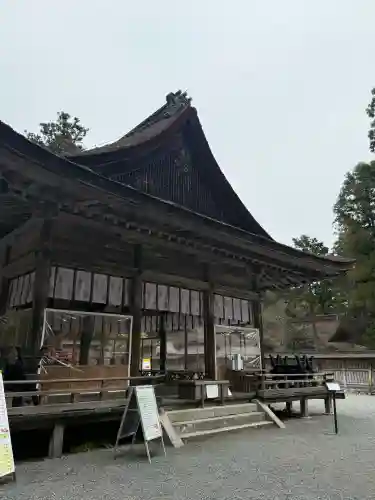 日吉大社の{uncategorized: "未分類", other: "その他", undefined: "問題あり", building: "その他建物", grave: "お墓", sacred_gate: "鳥居", guardian: "狛犬", statue: "像", buddha: "仏像", history: "歴史", nature: "自然", garden: "庭園", animal: "動物", pagoda: "塔", temizu: "手水舎", mountain_gate: "山門・神門", sanctuary: "本殿・本堂", subordinate: "末社・摂社", art: "芸術", scenery: "景色", jizo: "地蔵", ema: "絵馬", goshuin: "御朱印", omikuji: "おみくじ", items: "授与品その他", amulet: "お守り", goshuincho: "御朱印帳", eats: "食事", festival: "お祭り", votive_dance: "神楽", shichigosan: "七五三参", wedding: "結婚式", experience: "体験その他", initially: "初詣", around: "周辺", anti_infection: "感染症対策"}