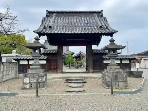養報寺の{uncategorized: "未分類", other: "その他", undefined: "問題あり", building: "その他建物", grave: "お墓", sacred_gate: "鳥居", guardian: "狛犬", statue: "像", buddha: "仏像", history: "歴史", nature: "自然", garden: "庭園", animal: "動物", pagoda: "塔", temizu: "手水舎", mountain_gate: "山門・神門", sanctuary: "本殿・本堂", subordinate: "末社・摂社", art: "芸術", scenery: "景色", jizo: "地蔵", ema: "絵馬", goshuin: "御朱印", omikuji: "おみくじ", items: "授与品その他", amulet: "お守り", goshuincho: "御朱印帳", eats: "食事", festival: "お祭り", votive_dance: "神楽", shichigosan: "七五三参", wedding: "結婚式", experience: "体験その他", initially: "初詣", around: "周辺", anti_infection: "感染症対策"}