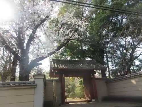 中院の山門・神門