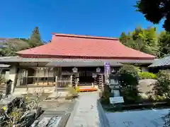 谷性寺の本殿