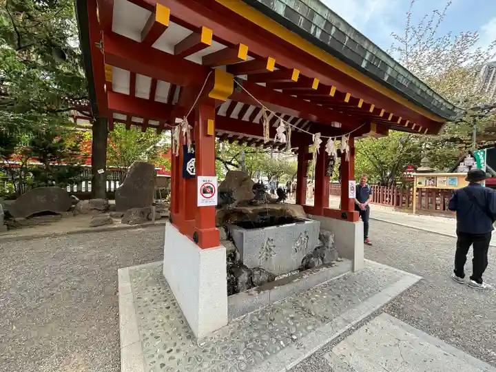 浅草神社の手水舎