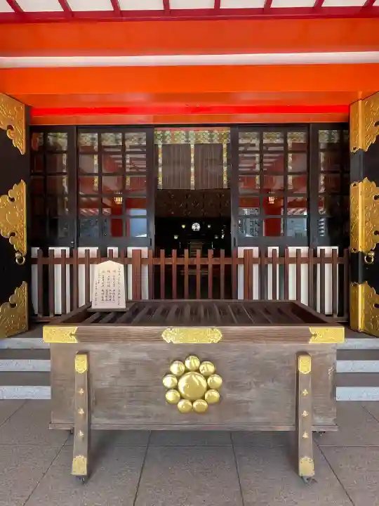 千葉神社の{uncategorized: "未分類", other: "その他", undefined: "問題あり", building: "その他建物", grave: "お墓", sacred_gate: "鳥居", guardian: "狛犬", statue: "像", buddha: "仏像", history: "歴史", nature: "自然", garden: "庭園", animal: "動物", pagoda: "塔", temizu: "手水舎", mountain_gate: "山門・神門", sanctuary: "本殿・本堂", subordinate: "末社・摂社", art: "芸術", scenery: "景色", jizo: "地蔵", ema: "絵馬", goshuin: "御朱印", omikuji: "おみくじ", items: "授与品その他", amulet: "お守り", goshuincho: "御朱印帳", eats: "食事", festival: "お祭り", votive_dance: "神楽", shichigosan: "七五三参", wedding: "結婚式", experience: "体験その他", initially: "初詣", around: "周辺", anti_infection: "感染症対策"}