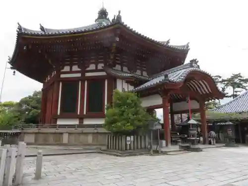 興福寺の本殿・本堂