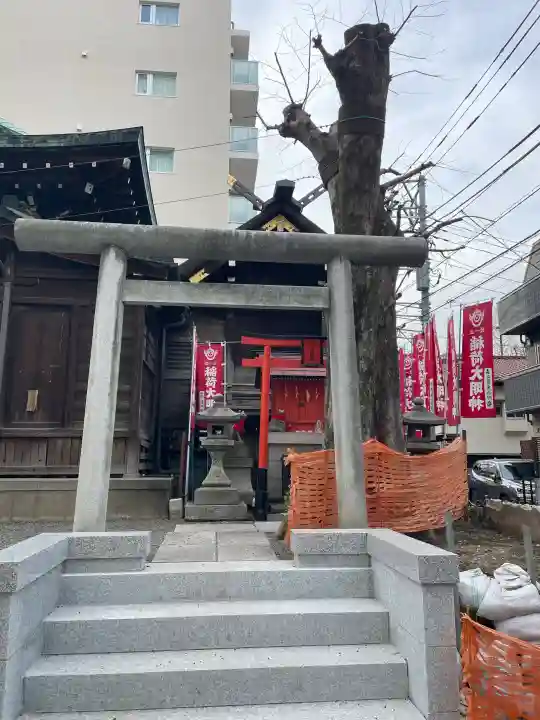 櫻木神社の{uncategorized: "未分類", other: "その他", undefined: "問題あり", building: "その他建物", grave: "お墓", sacred_gate: "鳥居", guardian: "狛犬", statue: "像", buddha: "仏像", history: "歴史", nature: "自然", garden: "庭園", animal: "動物", pagoda: "塔", temizu: "手水舎", mountain_gate: "山門・神門", sanctuary: "本殿・本堂", subordinate: "末社・摂社", art: "芸術", scenery: "景色", jizo: "地蔵", ema: "絵馬", goshuin: "御朱印", omikuji: "おみくじ", items: "授与品その他", amulet: "お守り", goshuincho: "御朱印帳", eats: "食事", festival: "お祭り", votive_dance: "神楽", shichigosan: "七五三参", wedding: "結婚式", experience: "体験その他", initially: "初詣", around: "周辺", anti_infection: "感染症対策"}