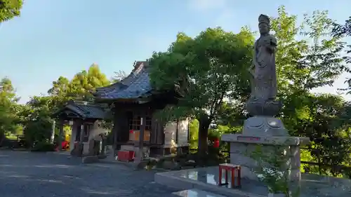 布施弁天 東海寺の仏像